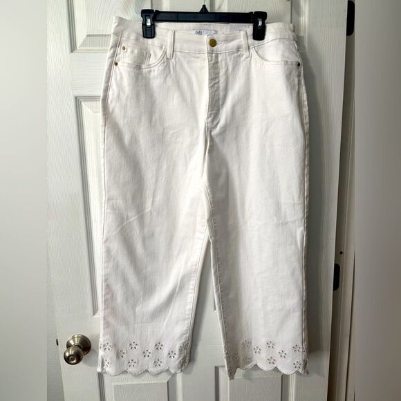 NWT Croft & Barrow Mid-Rise Cropped White Pants Jeans Plus Size 16 Eyelet Hem - Picture 1 of 11